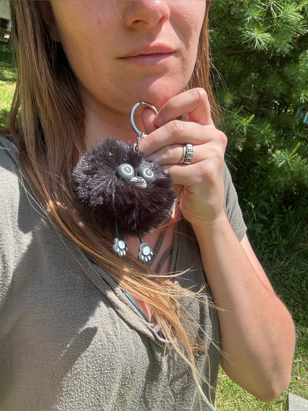 Dog Faux Fur Pompom Keychain - Picture 3 of 3